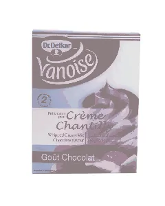 Préparation de crème chantilly chocolat